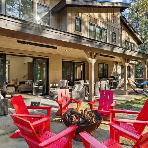 Timber Oak Lodge- Summer Specials! - Image 1